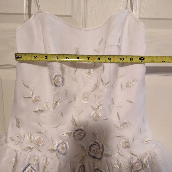 Michaelangelo wedding dress David's bridal t8322 - Picture 8 of 16